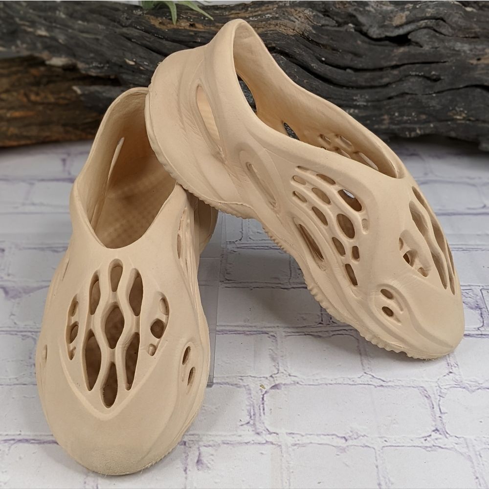 Unisex Foam Runners - Picture 1 of 9